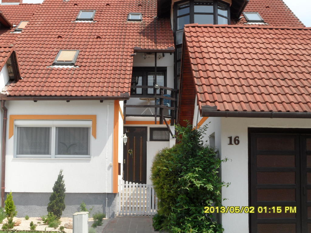 Apartmanhaz Gabriella Гаркань Екстер'єр фото
